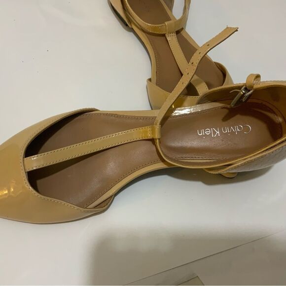 NWOB Calvin Klein Womens Tan Patent Leather T-Strap Ballet Flats 7.5M - Picture 7 of 9